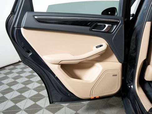 New 2026 Porsche Macan image 30