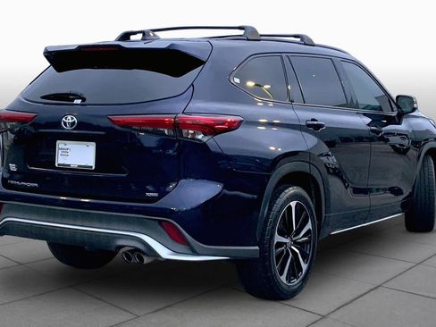 Used 2022 Toyota Highlander XSE FWD image 24