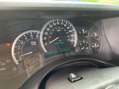 Used 2005 HUMMER H2 SUT w/ Preferred Equipment Group AWD/4WD image 17