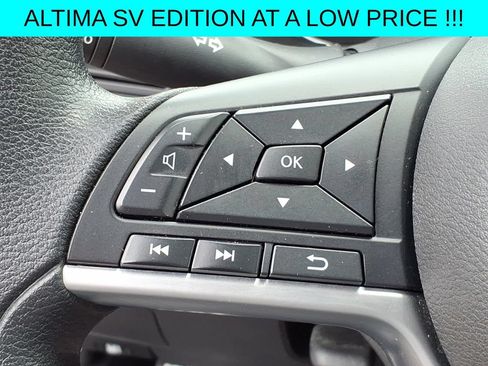 Used 2024 Nissan Altima 2.5 SV FWD image 14