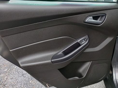 Used 2017 Ford Focus SE image 15