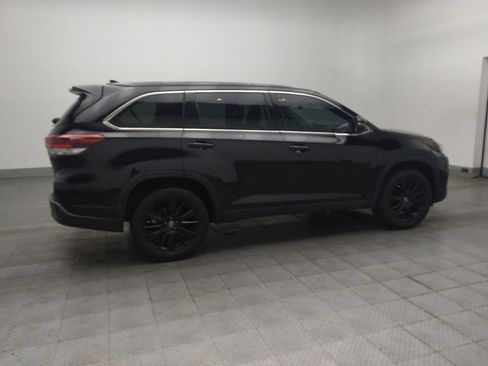 Used 2019 Toyota Highlander SE FWD image 10