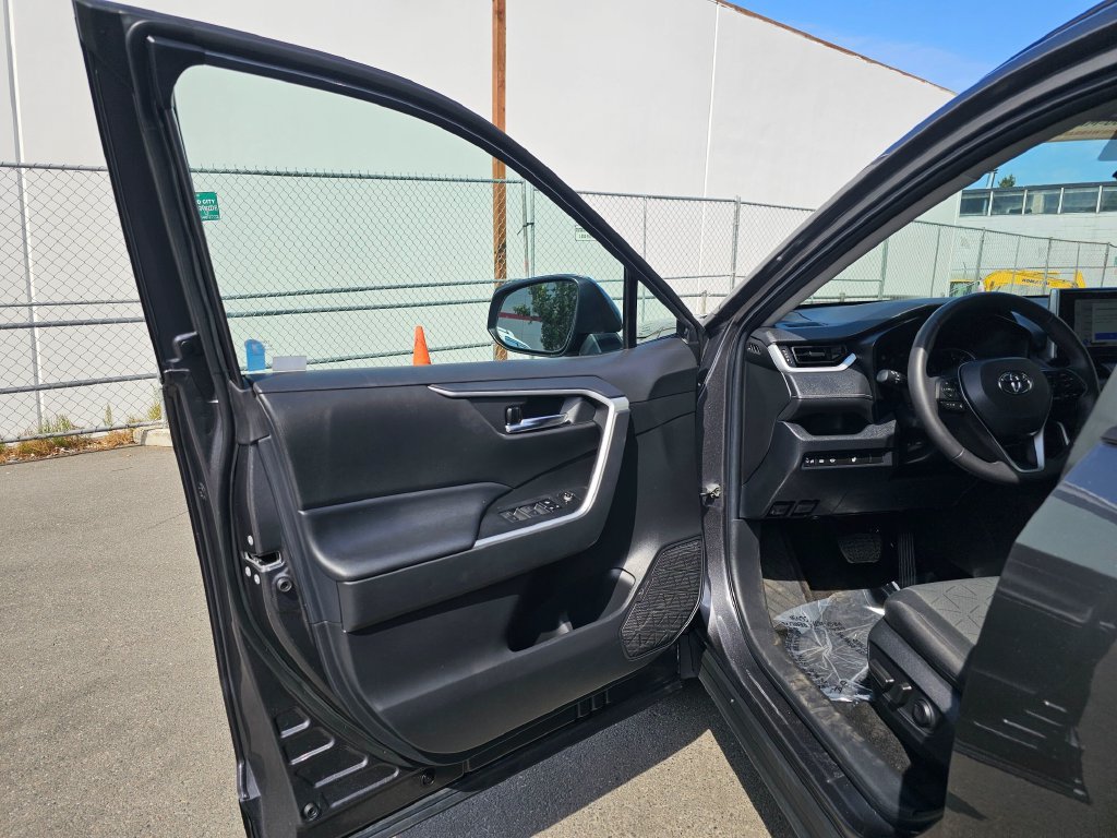 Certified 2023 Toyota RAV4 XLE w/ XLE Grade Weather Package AWD/4WD image 18