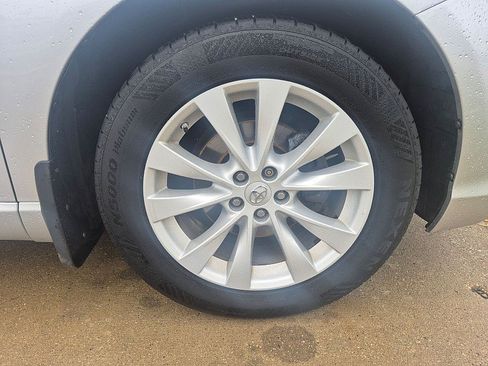 Used 2014 Toyota Venza XLE AWD/4WD image 9