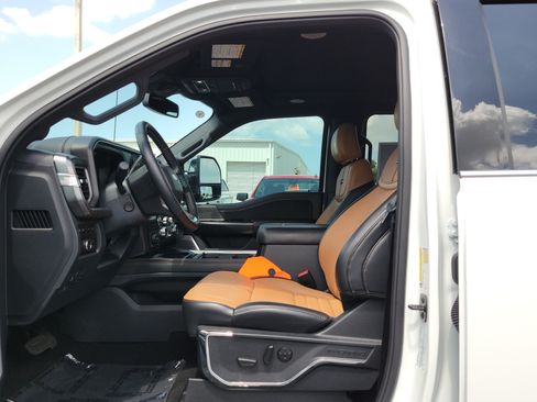Certified 2024 Ford F250 Platinum w/ FX4 Off-Road Package AWD/4WD image 20