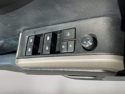 Used 2018 Toyota Tacoma SR5 RWD image 12