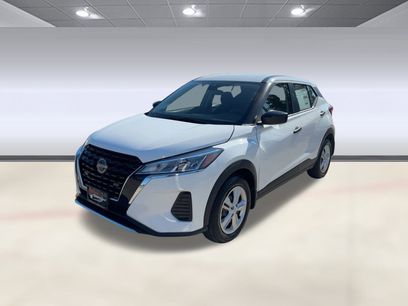 New 2025 Nissan Kicks Play S