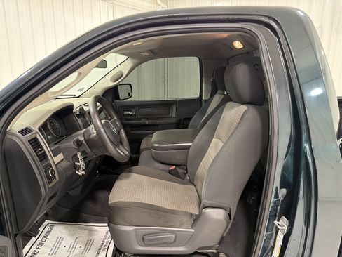 Used 2011 RAM 1500 2WD Regular Cab image 14