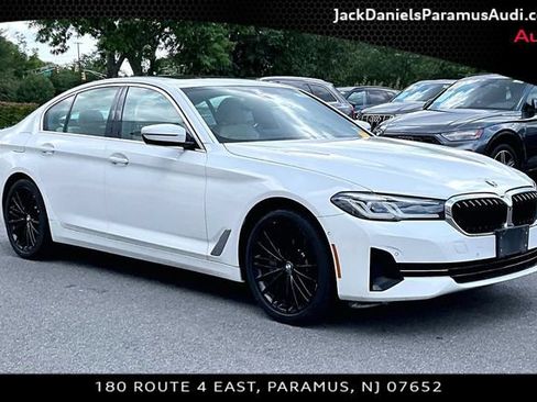 Used 2021 BMW 530e xDrive w/ Premium Package AWD/4WD image 9