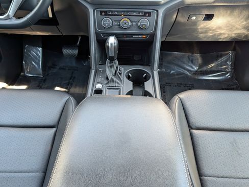 Used 2021 Volkswagen Atlas Cross Sport SE FWD image 19