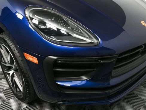 New 2025 Porsche Macan image 38