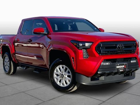 Used 2025 Toyota Tacoma SR5 image 3