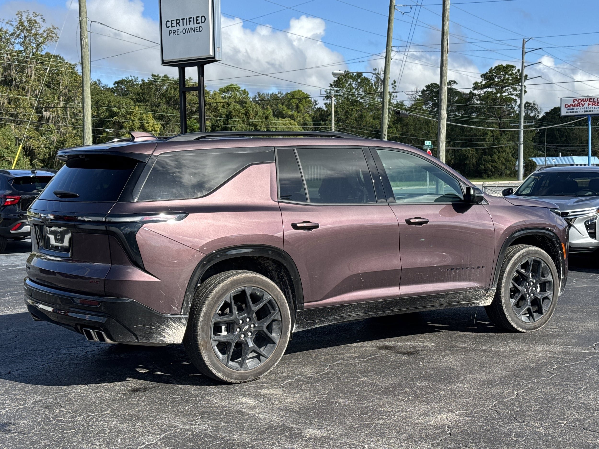 Used 2024 Chevrolet Traverse RS FWD image 9