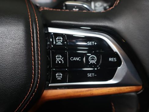Used 2024 Jeep Grand Cherokee Summit AWD/4WD image 22