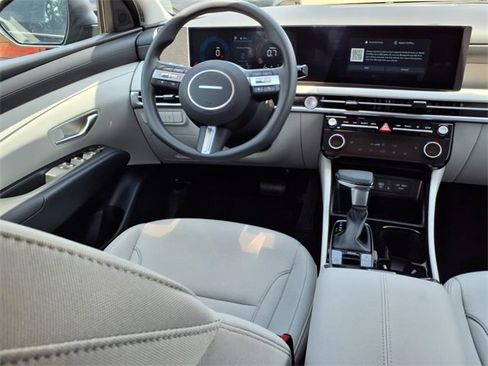 New 2025 Hyundai Tucson SEL image 4