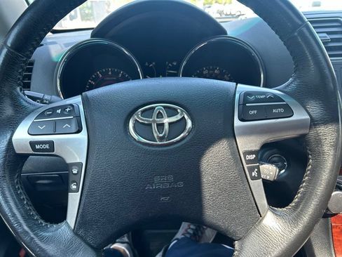 Used 2012 Toyota Highlander Limited w/ Tow Pkg AWD/4WD image 17