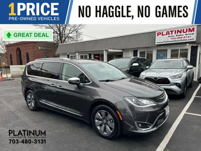 Used 2018 Chrysler Pacifica Limited w/ Advanced Safetytec Group