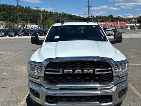 Used 2024 RAM 2500 Tradesman w/ Chrome Appearance Group AWD/4WD image 2