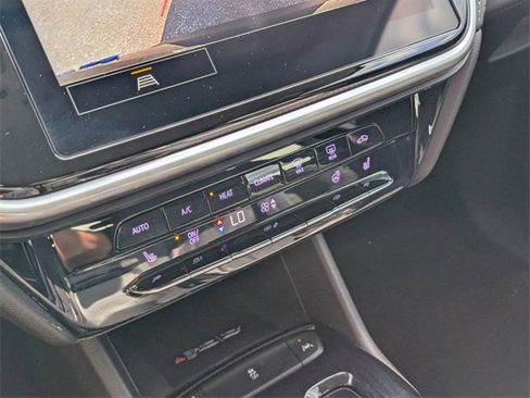 Certified 2023 Chevrolet Bolt EUV LT w/ Comfort Package image 20