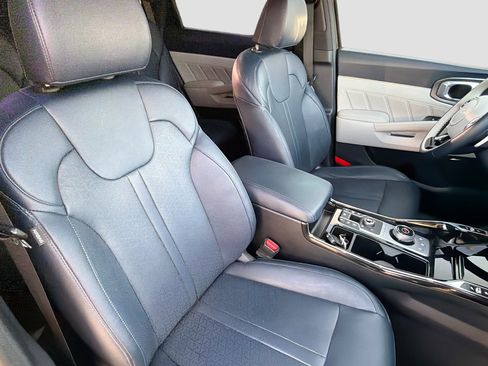 Used 2022 Kia Sorento SX Prestige w/ Panoramic Sunroof Package image 14