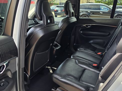 Used 2020 Volvo XC90 T6 Momentum AWD/4WD image 19
