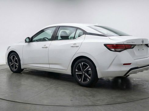 Used 2025 Nissan Sentra SV image 5