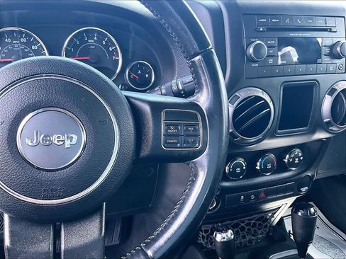 Used 2016 Jeep Wrangler Unlimited Sport w/ Mopar Black Appearance Group AWD/4WD image 18