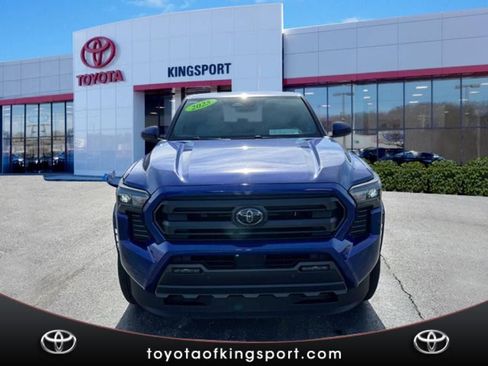 Certified 2025 Toyota Tacoma SR5 image 8