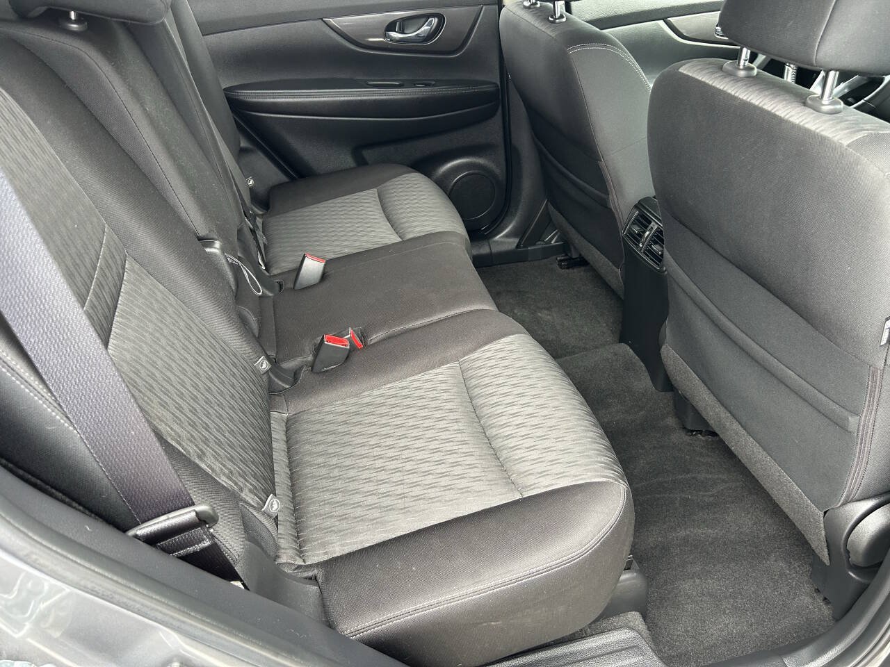 Used 2019 Nissan Rogue SV w/ Premium Package FWD image 15