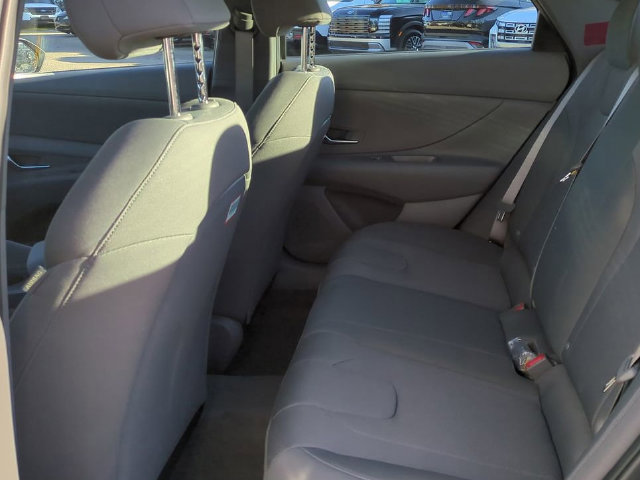 Used 2026 Hyundai Elantra SE FWD image 13