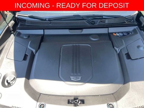 Used 2024 Cadillac Lyriq Luxury AWD/4WD image 11