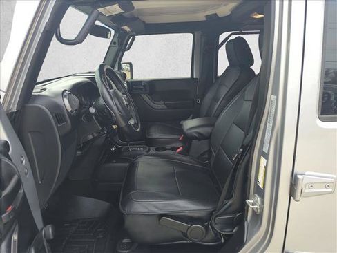 Used 2018 Jeep Wrangler Unlimited Sport w/ Connectivity Group image 13