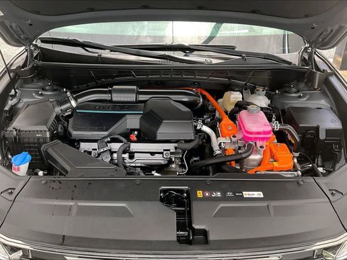 Certified 2025 Hyundai Tucson Limited AWD/4WD image 32