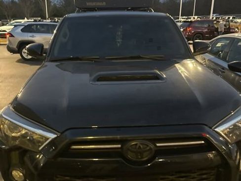 Used 2020 Toyota 4Runner Venture image 2