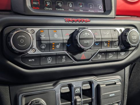 Used 2021 Jeep Wrangler Unlimited Rubicon image 24