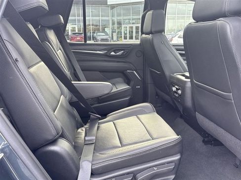 Used 2021 GMC Yukon Denali w/ Denali Premium Package image 28