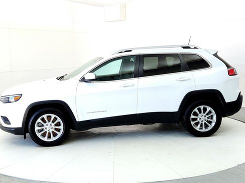 Used 2019 Jeep Cherokee Latitude w/ Popular Appearance Group image 3