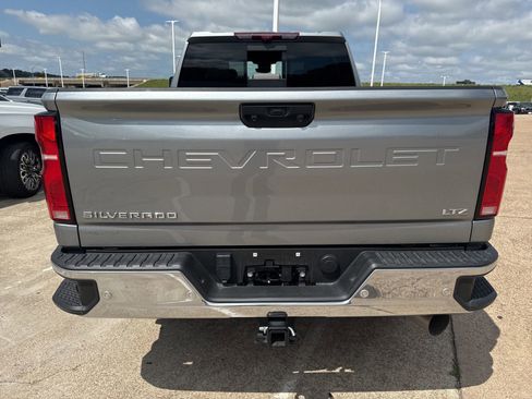 Used 2024 Chevrolet Silverado 2500 LTZ w/ LTZ Premium Package AWD/4WD image 5