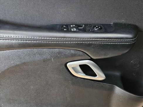 Used 2019 Dodge Challenger SXT RWD image 6