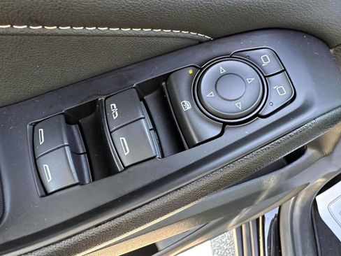 Used 2023 Chevrolet Traverse LT AWD/4WD image 8