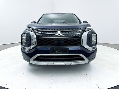 Used 2023 Mitsubishi Outlander SE image 12