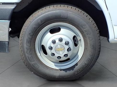 Used 2022 Chevrolet Express 3500 w/ Power Convenience Package RWD image 13