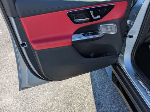 Used 2024 Mercedes-Benz GLC 43 AMG 4MATIC image 13