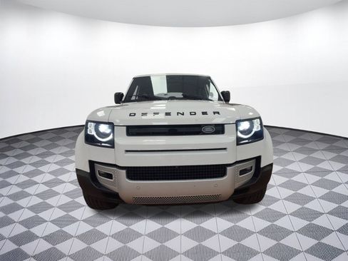 Used 2025 Land Rover Defender 110 S image 5