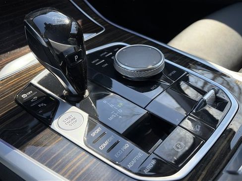 Used 2021 BMW X7 M50i image 27