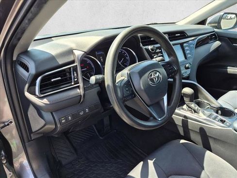 Used 2019 Toyota Camry LE FWD image 10
