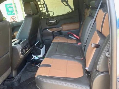 Used 2021 Chevrolet Silverado 1500 High Country w/ Technology Package RWD image 7