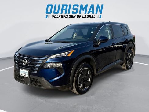 Used 2025 Nissan Rogue SV AWD/4WD image 1