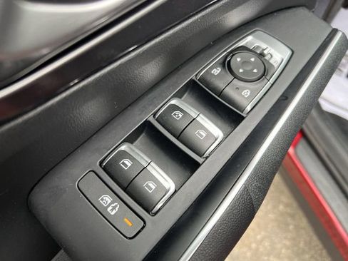 Used 2023 Kia Sorento LX image 13