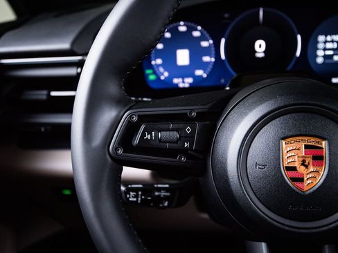 New 2026 Porsche Macan Electric RWD image 17
